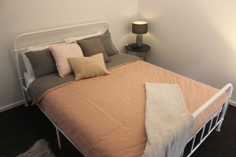 Hilltop Ocean Views å±±é¡¶æµ·æ™¯ - Accommodation Gladstone 14