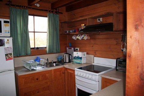Cradle Mountain Love Shack - Accommodation Gladstone 4