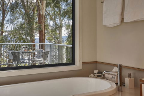Tamar River Apartments - Accommodation Gladstone 0