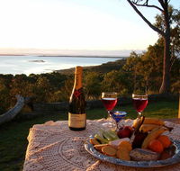 Island View Spa Cottage - Accommodation Gladstone