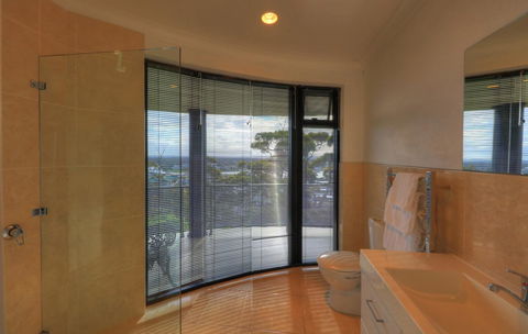Sheer Pleasure Accommodation - Accommodation Gladstone 2