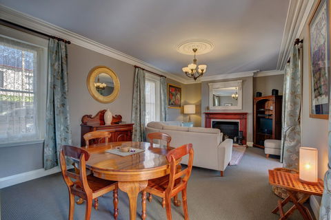 Maison Del Mar - Accommodation Gladstone 2