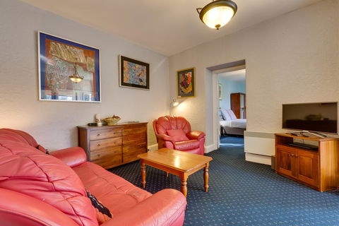 Maison Del Mar - Accommodation Gladstone 13