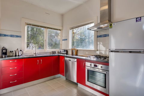 Maison Del Mar - Accommodation Gladstone 11