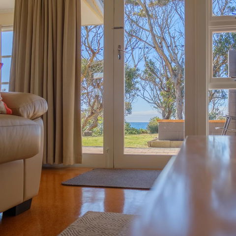 Cod Rock Point - Accommodation Gladstone 14