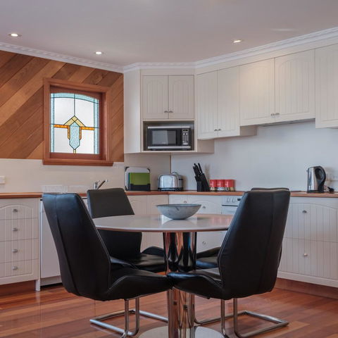 Cod Rock Point - Accommodation Gladstone 10