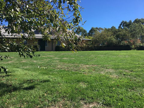 CLAYFIELD HOMESTEAD - Rustic Country Accommodation - Accommodation Gladstone 1