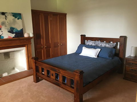 CLAYFIELD HOMESTEAD - Rustic Country Accommodation - Accommodation Gladstone 10