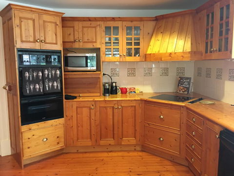 CLAYFIELD HOMESTEAD - Rustic Country Accommodation - Accommodation Gladstone 6