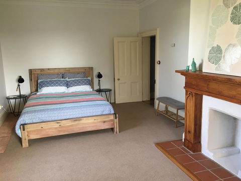 CLAYFIELD HOMESTEAD - Rustic Country Accommodation - Accommodation Gladstone 12