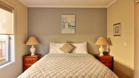 Hobart Villa - Accommodation Gladstone 7