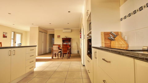 Hobart Villa - Accommodation Gladstone 5