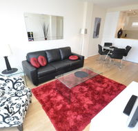 Neutral Bay Self-Contained Modern One-Bedroom Apartment 63BEN - Accommodation Gladstone