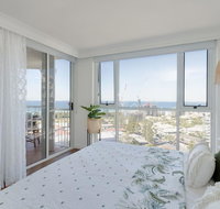 NEW Beautiful 1 Bedroom Beach Views Broadbeach - Accommodation Gladstone