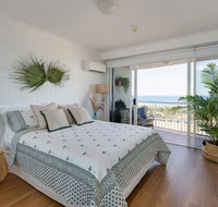 NEW Beautiful 2 Bed Ocean Views in Broadbeach - Accommodation Gladstone