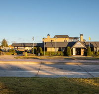 New England Motor Lodge - Accommodation Gladstone