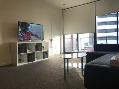 New Luxurious Skyview 2Bedroom Apartment Liverpool - Accommodation Gladstone 1