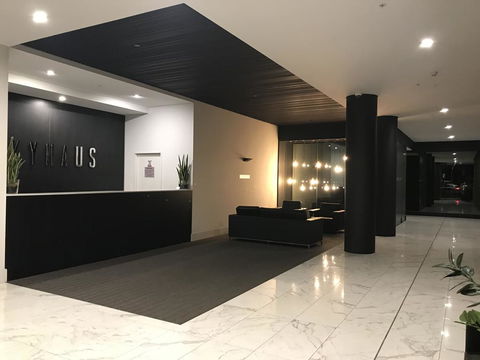 New Luxurious Skyview 2Bedroom Apartment Liverpool - Accommodation Gladstone 0