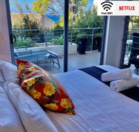 NEW Sunshine Beach Family Escape 3 bedroom with Free Wifi and Parking - Accommodation Gladstone