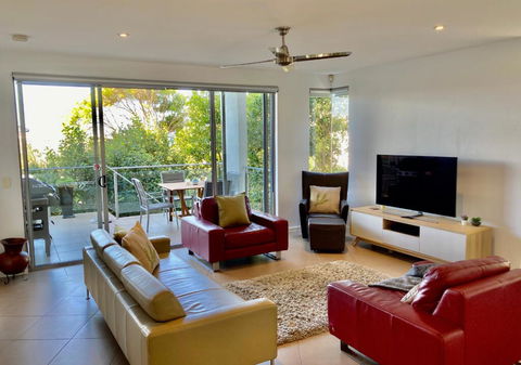 NEW Sunshine Beach Family Escape 3 Bedroom With Free Wifi And Parking - Accommodation Gladstone 3