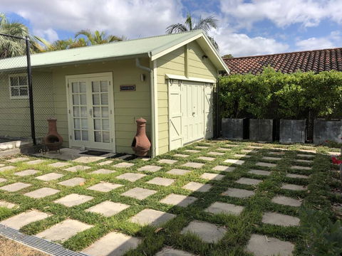 NEW: Tranquil Retreat -The Barn House Ingleside, Northern Beaches - Accommodation Gladstone 0