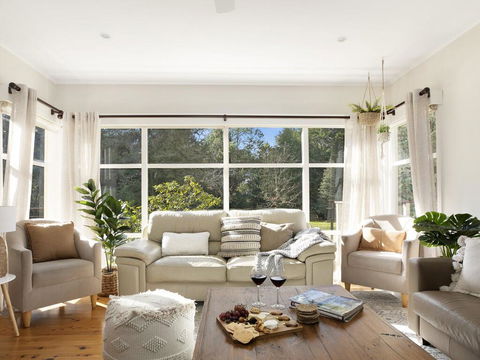 Newbury Haven - Accommodation Gladstone 2