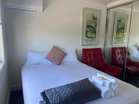 Newcastle Motel - Accommodation Gladstone 0