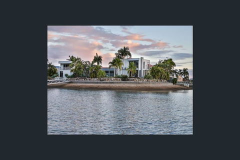 NewPort Dream Quiet Island - No Party - Accommodation Gladstone 0