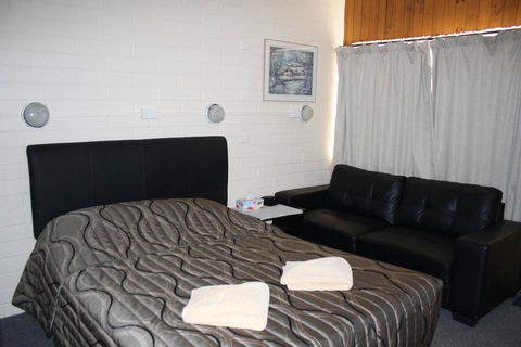 Nhill Oasis Motel - Accommodation Gladstone 2