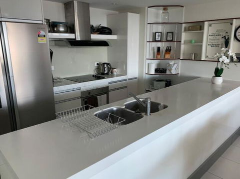 Nia's Place - Accommodation Gladstone 2