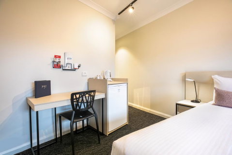 Nightcap At Hendon Hotel - Accommodation Gladstone 2
