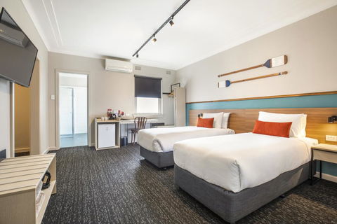 Nightcap At Ocean Beach Hotel - Accommodation Gladstone 1