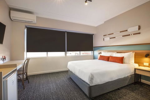 Nightcap At Ocean Beach Hotel - Accommodation Gladstone 0