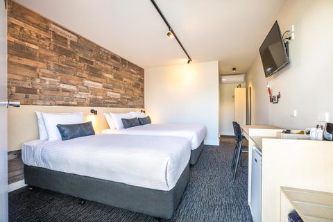 Nightcap At Westside Hotel - Accommodation Gladstone 0