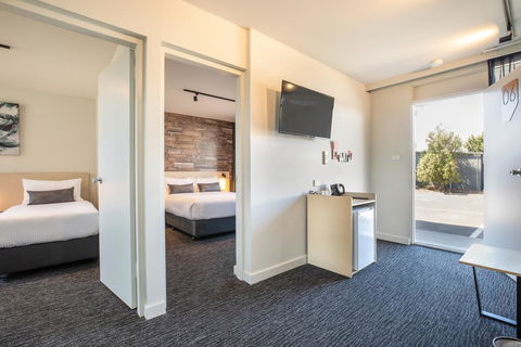 Nightcap At Westside Hotel - Accommodation Gladstone 3