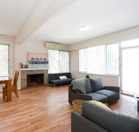 Nights on Broadway - Close to River UWA  Hospitals - Accommodation Gladstone