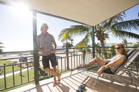 Ningaloo Reef Resort - Accommodation Gladstone 2