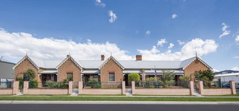 Ningana Heritage Houses - Accommodation Gladstone 2