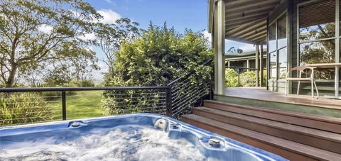 Noonaweena - Accommodation Gladstone 1