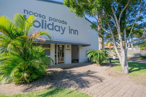 Noosa Parade Holiday Inn - Accommodation Gladstone 2