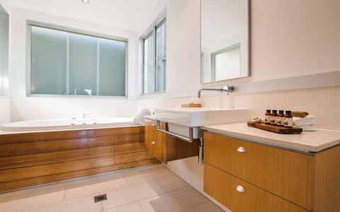 Noosa Residences - Accommodation Gladstone 2