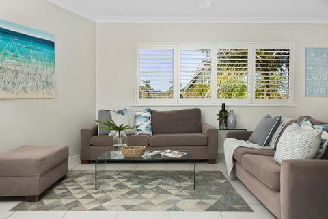 Noosa Shores Apartment 25 - Accommodation Gladstone 1
