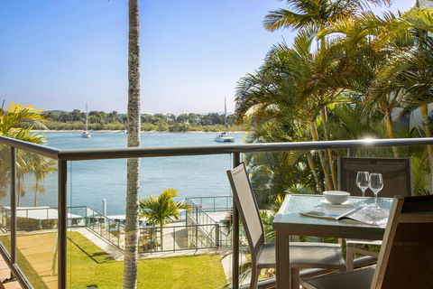 Noosa Shores Apartment 25 - Accommodation Gladstone 0