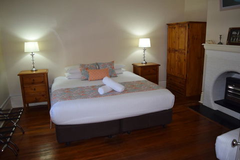 Norah Head Lighthouse - Accommodation Gladstone 1