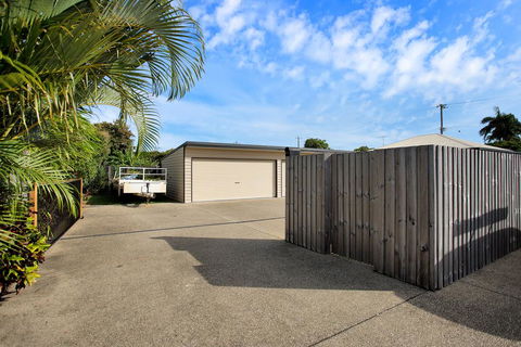 North Central Holiday Home - Accommodation Gladstone 1