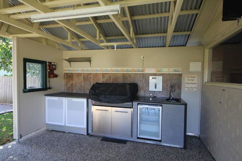 NORTH HEAVEN STATION 28 Alma St, North Haven - Accommodation Gladstone 3