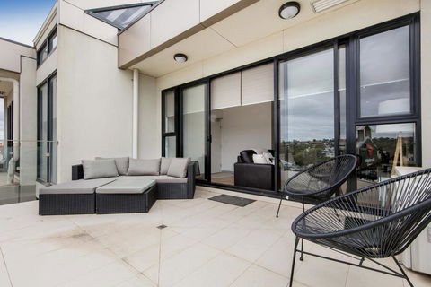 NORTH POINT RETREAT - MORNINGTON - Accommodation Gladstone 3