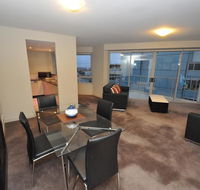 North Sydney Fully Self Contained Modern 2 Bed Apartment 2207BER - Accommodation Gladstone