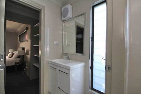 NORTHERN HAVEN-3/16 David Campbell St NH - Accommodation Gladstone 3