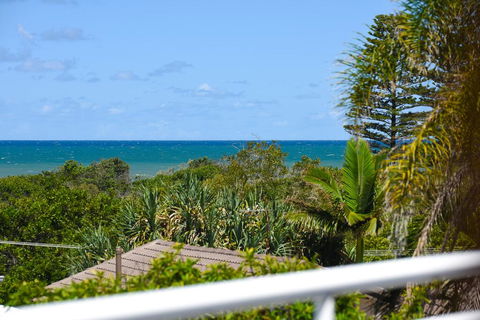 Notre Reve - 2/4 Brolga Place - Accommodation Gladstone 0